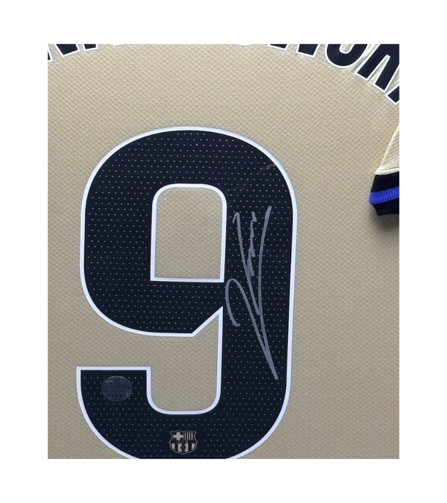 Robert Lewandowski FC Barcelona 25/26 ingelijst uit shirtlijst thuis shirt