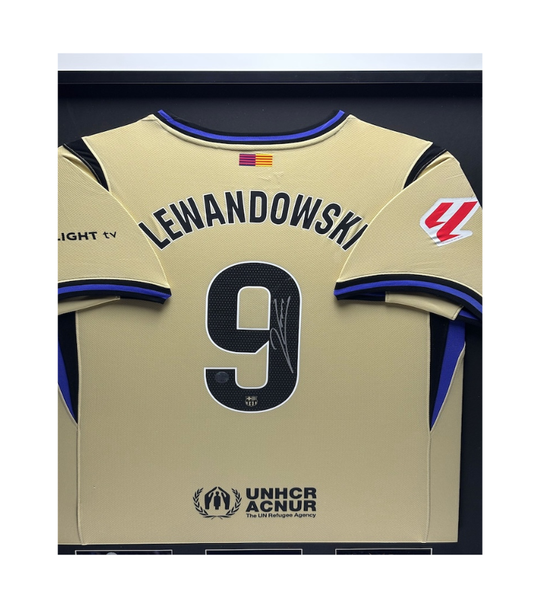 Robert Lewandowski FC Barcelona 25/26 ingelijst uit shirtlijst thuis shirt