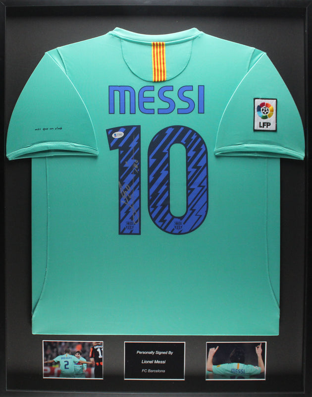 Camiseta de visitante enmarcada del FC Barcelona de Lionel Messi 11/12