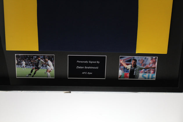 Zlatan Ibrahimovic camiseta visitante del AFC Ajax 00/01 enmarcada