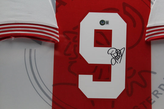 Camiseta de local enmarcada del AFC Ajax de Patrick Kluivert 95/96