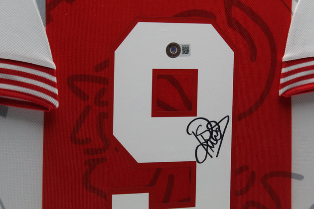 Camiseta de local enmarcada del AFC Ajax de Patrick Kluivert 95/96