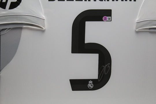 Camiseta de local enmarcada del Real Madrid de Jude Bellingham 25/26