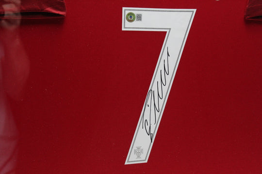 Cristiano Ronaldo camiseta local de Portugal 2016 enmarcada