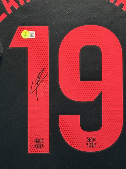 Lamine Yamal FC Barcelona 24/25 ingelijst uit shirt