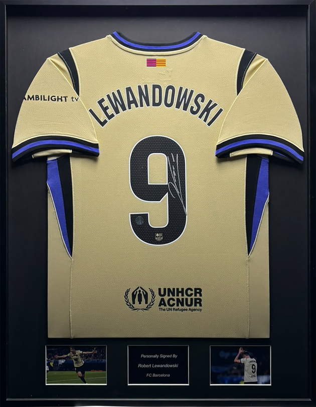 Robert Lewandowski FC Barcelona 25/26 ingelijst uit shirtlijst thuis shirt